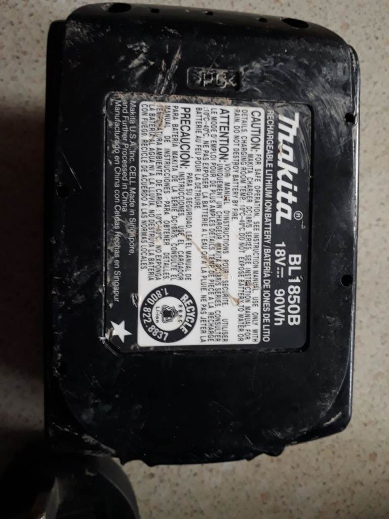 Makita 5ah battery and chargers 