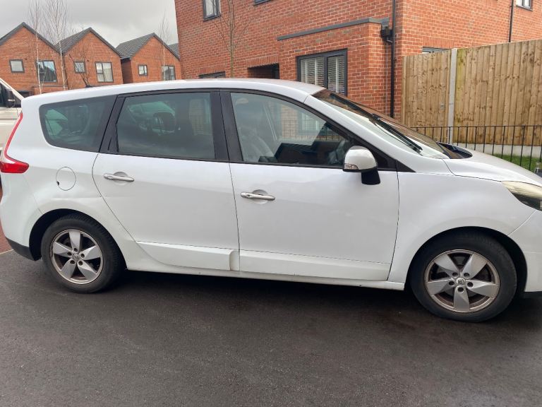 Renault, GRAND SCENIC, MPV, 2011, Semi-Auto, 1461 (cc), 5 doors
