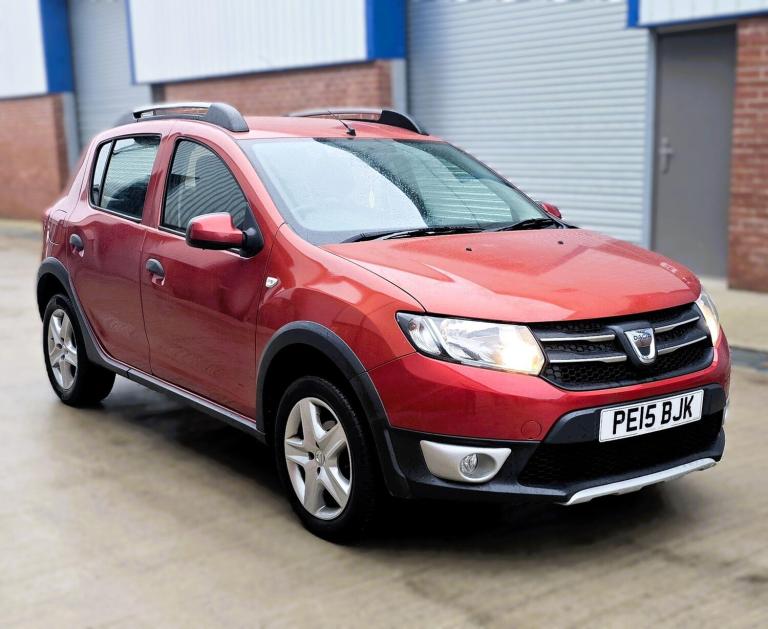 2015 Dacia Sandero Stepway 1.5 dCi Laureate Euro 5 5dr HATCHBACK Diesel Manual