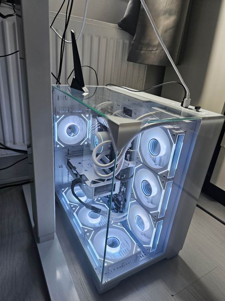 RTX 4070 SUPER INTEL CORE I7 12700K WHITE GAMING PC FORTNITE 600+FPS VALORANT 400+ FPS CSGO 700+ FPS