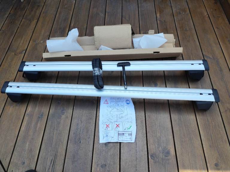 Genuine Audi Q5 (FY) roof bars, specifically designed for models from 2017 onwards.