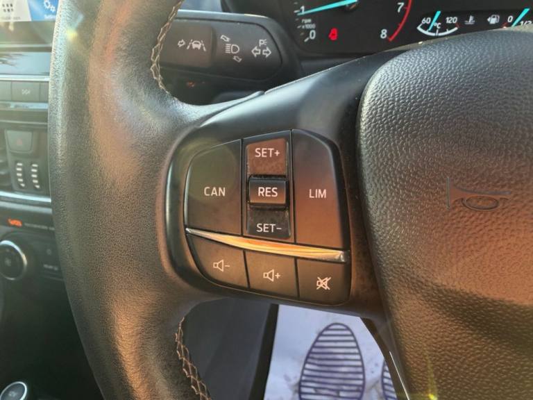 2018 Ford Fiesta 1.0T EcoBoost Zetec Hatchback 5dr Petrol Manual Euro 6 (s/s) (100 ps) Hatchback ...