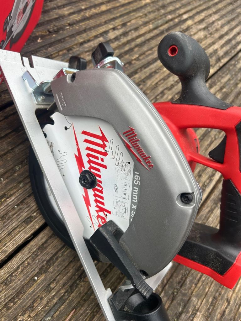 Milwaukee saw