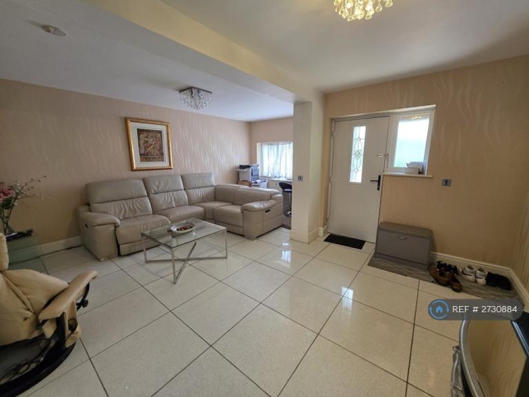 5 bedroom house in Singlewell Road, Gravesend, DA11 (5 bed) (#2730884)