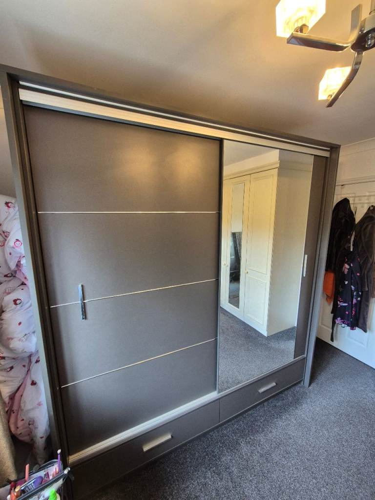 Grey Sliding Door Wardrobe with Mirror – Good Condition