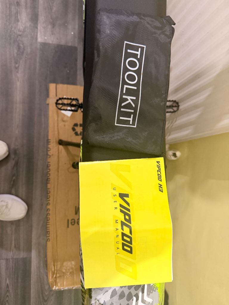 Vipcoo h3 dirt bike 4 weeks old bought it brand new 19th november 