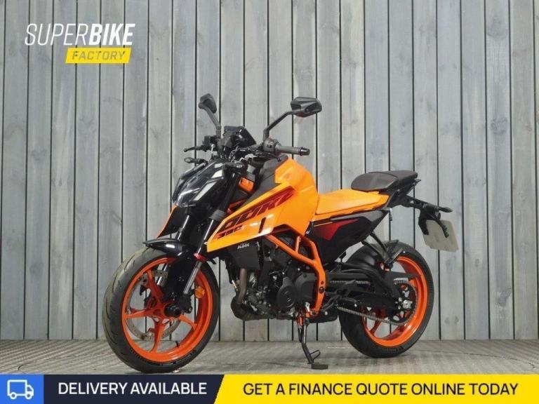 2025 C KTM 390 DUKE