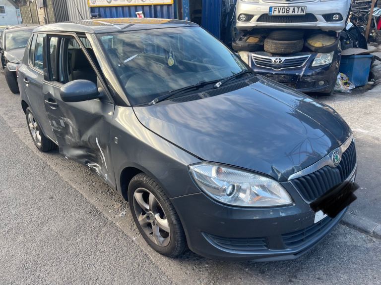 11 Skoda Fabia 1.6tdi CAY-KFK Grey 9153 5Speed BREAKING parts