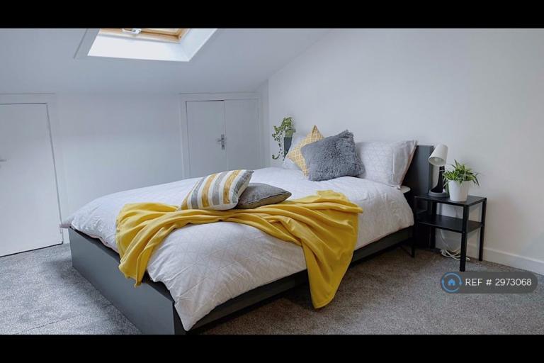 4 bedroom flat in Millbank Lane, Aberdeen, AB25 (4 bed) (#2973068)