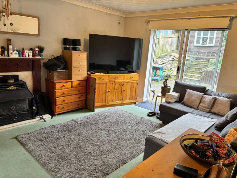 Enormous room in unique shared house. £850