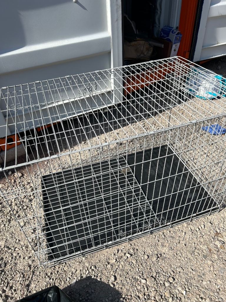 2x identical dog cages foldable