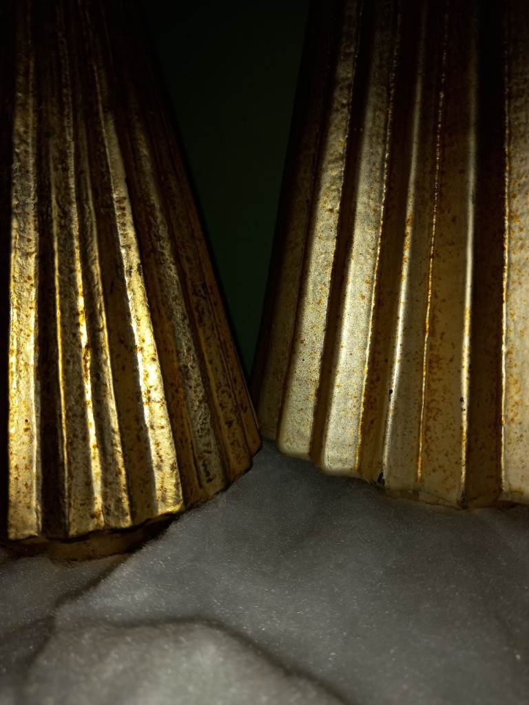 Modern style set of 3 gold Christmas  tree ornaments 50% RRP