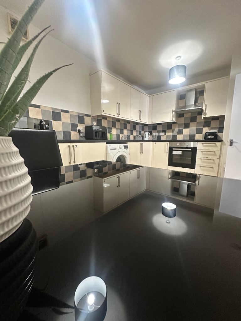 Luxury Large Double Room to rent in Worksop S80