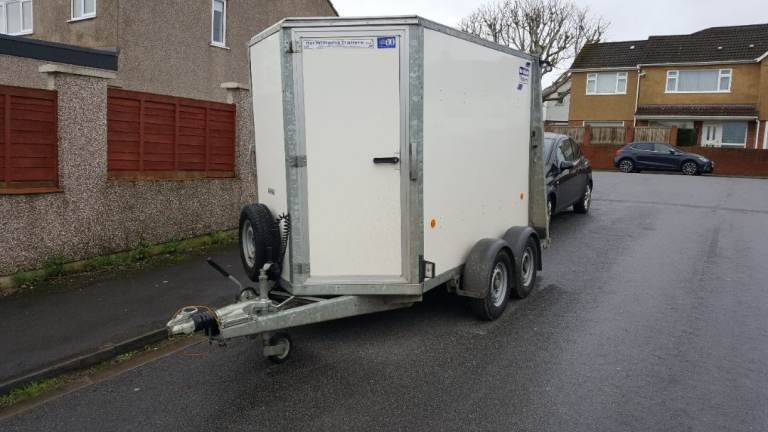 Ifor williams bv85 box trailer . With combination ramp