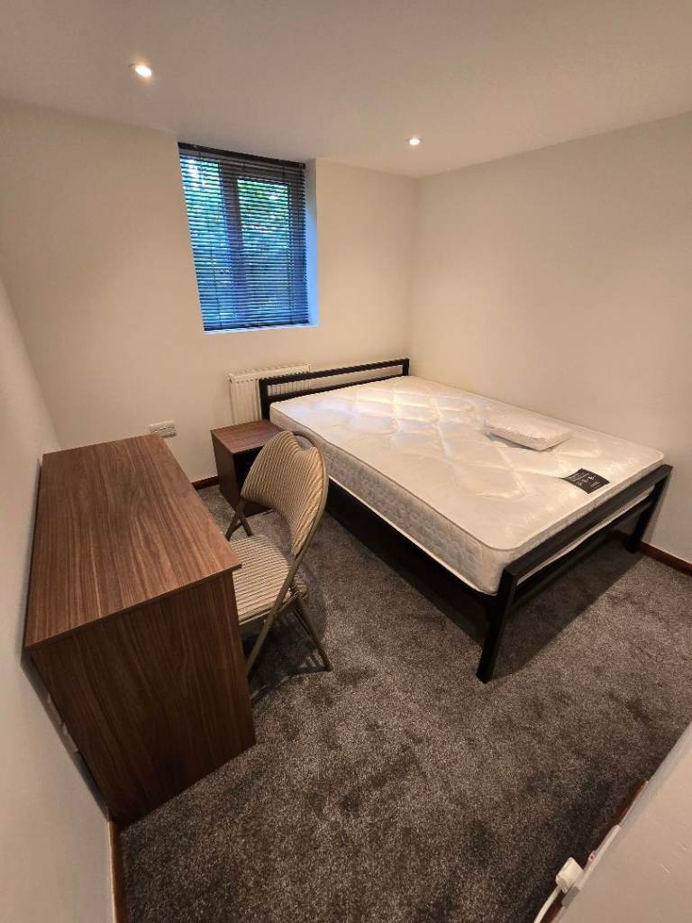 Studio flat to rent in Luton. Available now 