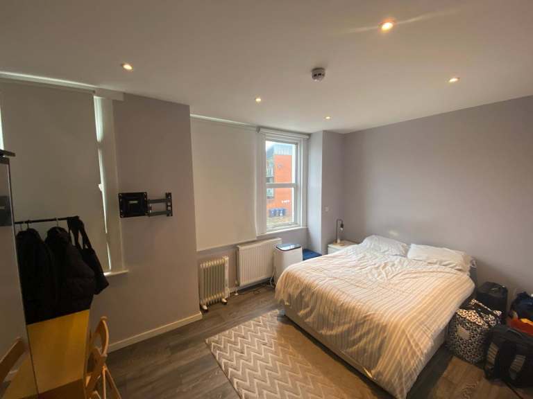 Studio Flat to rent in Harlsden - Winchelsea Road