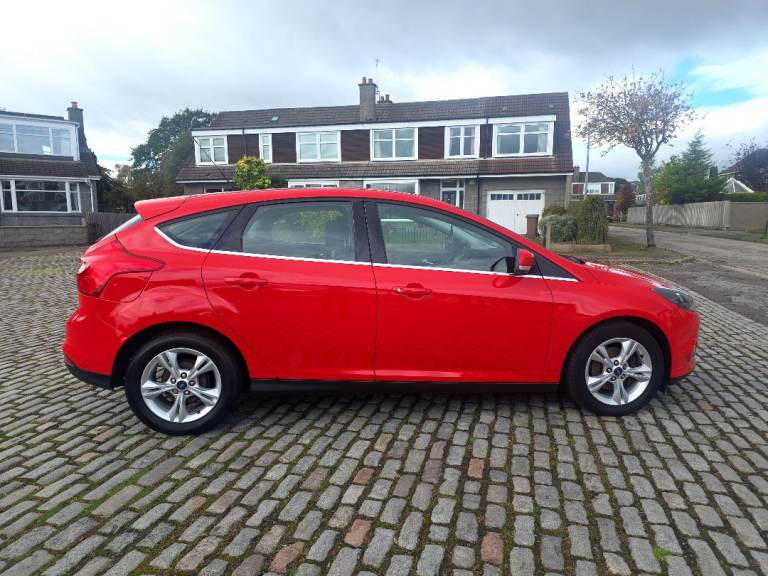 2013 Ford Focus Zetec 1.6 Petrol - ONLY 21k Miles - 2 Owners - 2 Keys