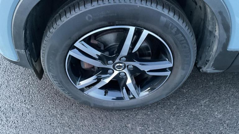 2022 Volvo XC40 Plus, B3 mild hybrid, Petrol, Dark ESTATE Petrol/Electric Hybrid Automatic