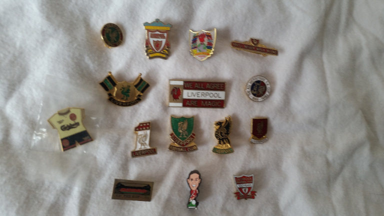 job lot Collection of Liverpool FC badges / pin bages £65