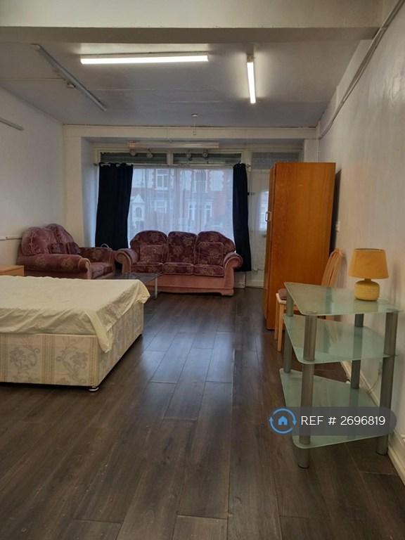 1 bedroom in Jeffcock Road, Wolverhampton, WV3 (#2696819)