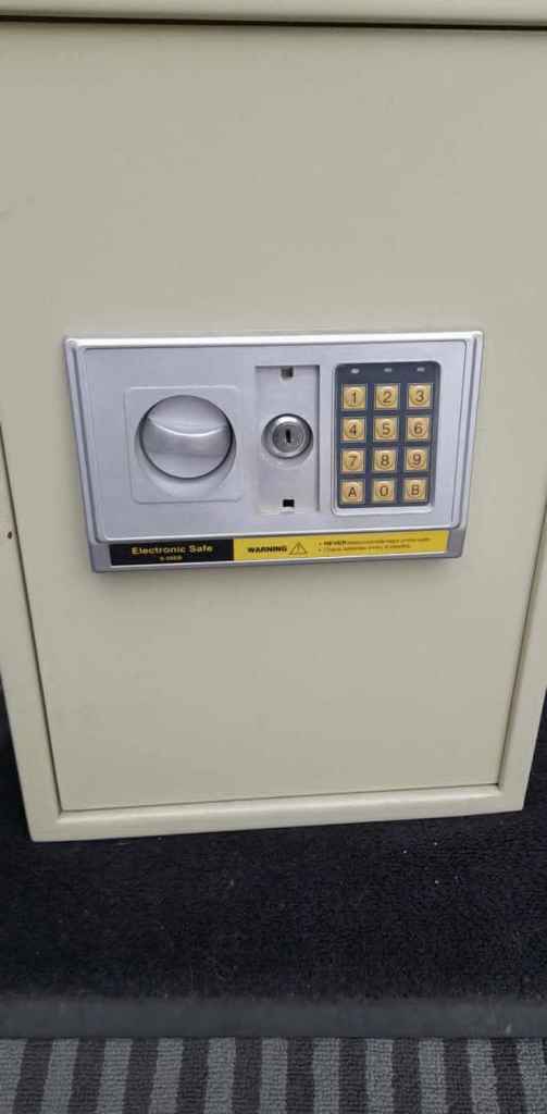 SAFE , opens and closes . locks work , FREE LOCAL DELIVERY 