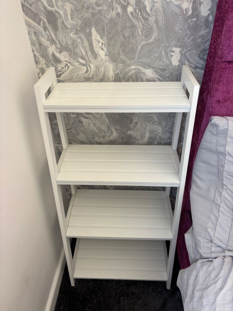 White Wooden 4-Tier Ladder Shelf Unit – Good Condition