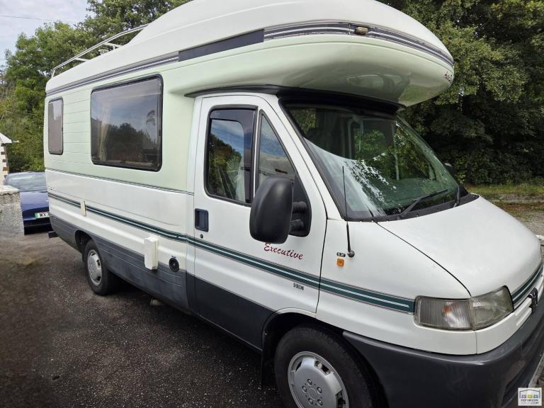 2002 AUTO-SLEEPERS EXECUTIVE 4-BERTH - 2-BELT - SOLAR - GREAT VALUE