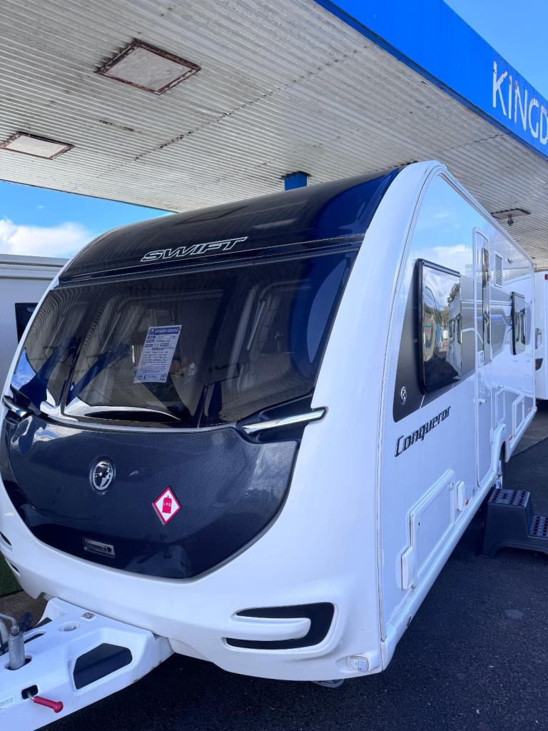 Swift Conqueror 565,Yr2022, Fixed Twin Single Beds