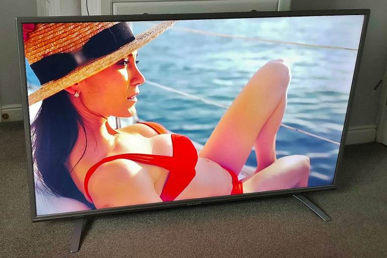 55" BAUHN FULL HD SLIM LED TV WITH FIRESTICK LOADS OF APPS FREEVIEW RC & LEGS- FREE DELIVERY