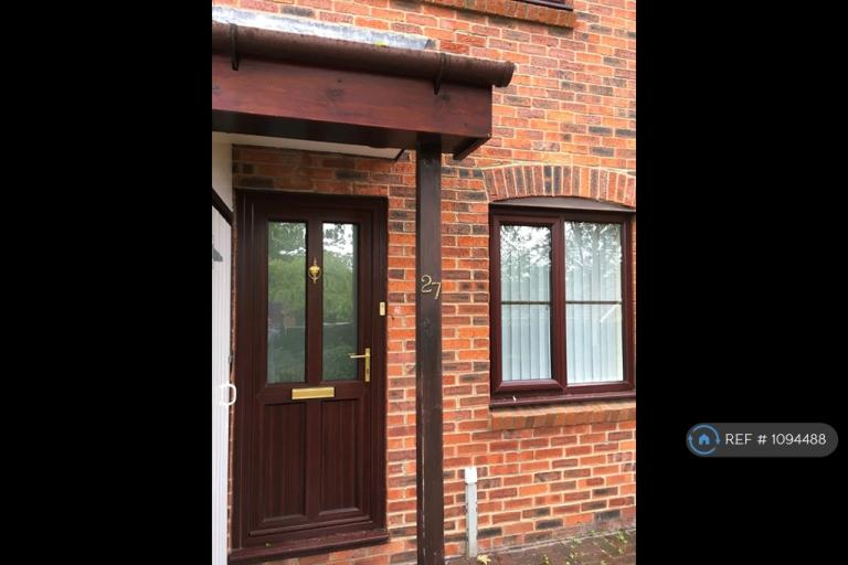 2 bedroom house in Hunters Place, Newcastle Upon Tyne, NE2 (2 bed) (#1094488)