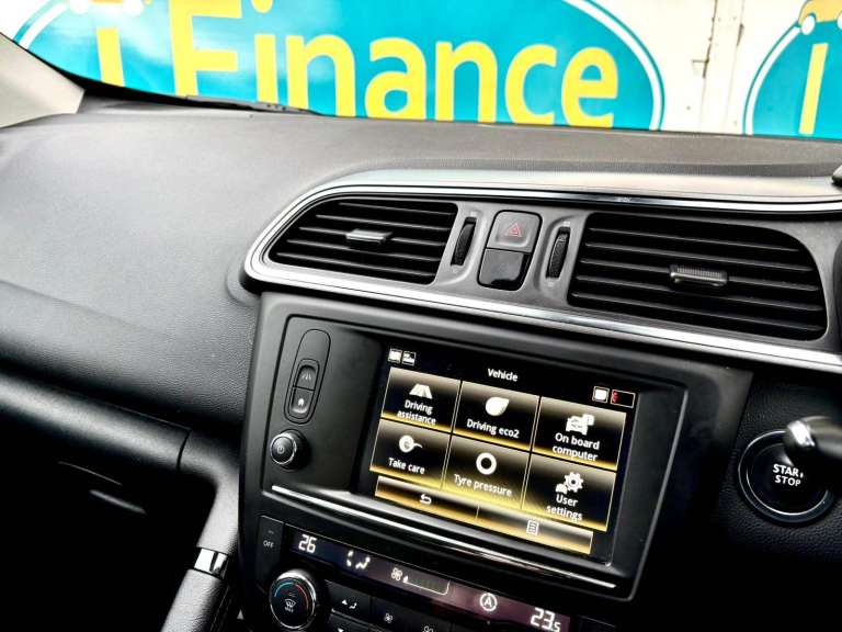 CAN'T GET CREDIT? CALL US! Renault Kadjar 1.3 TCe Dynamique Nav ENERGY - £199 DEPOSIT, £66 PER WEEK