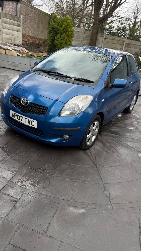 Toyota Yaris semi automatic 