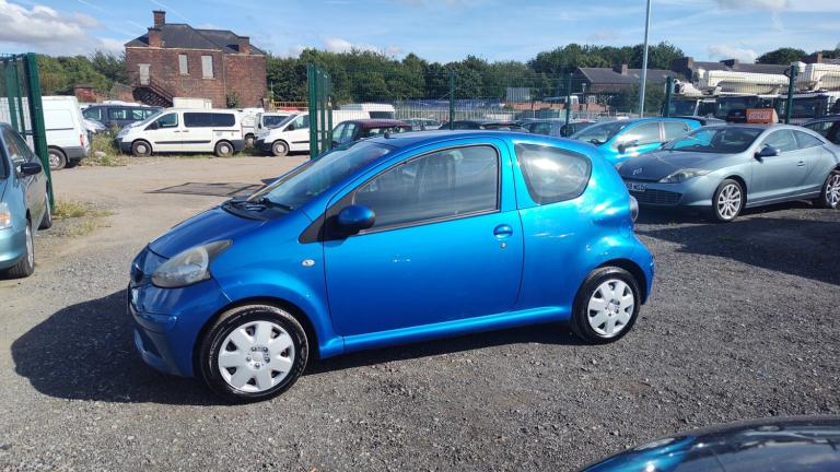 2011 Toyota AYGO 1.0 VVT-i Blue 3dr HATCHBACK Petrol Manual