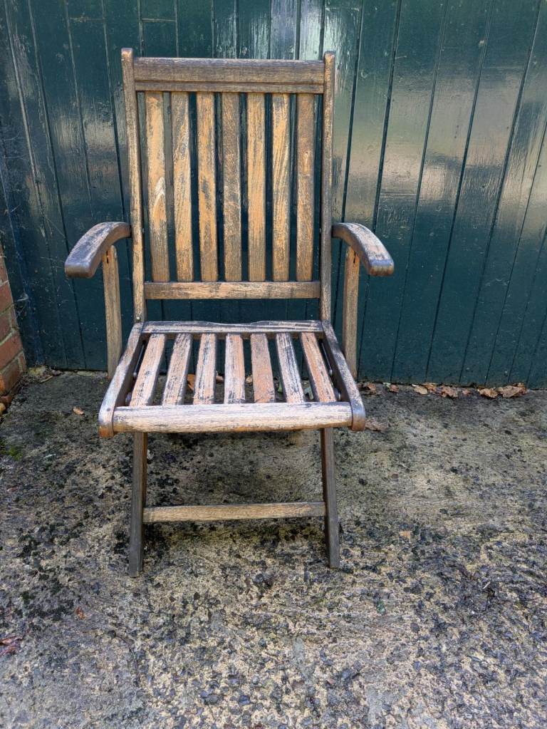 Acacia Wooden Garden Table and Four Folding Chairs – Weathered