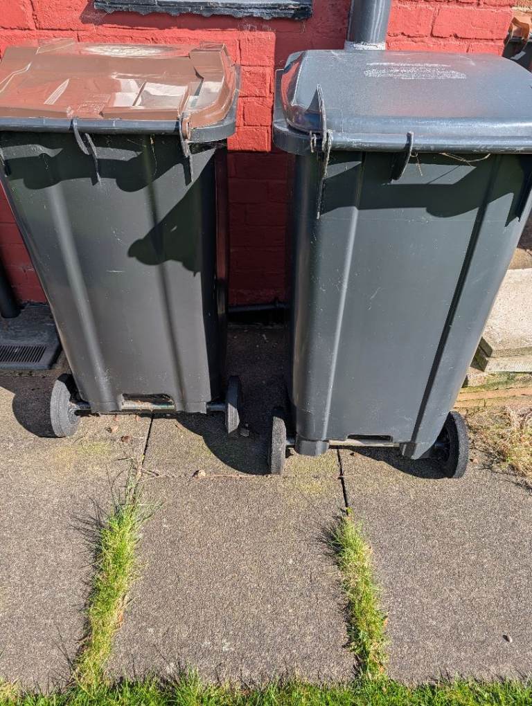 FREE 4x wheelie bins with soil inside