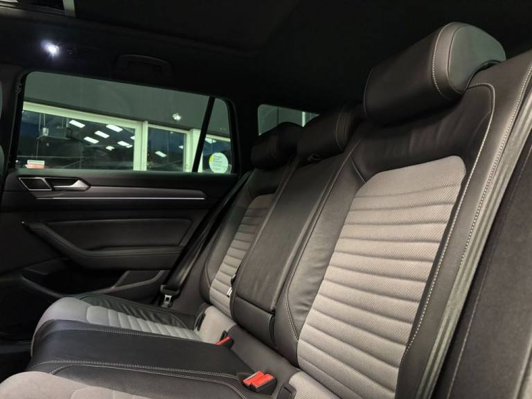 2018 Volkswagen Passat 2.0 TDI R-Line 5dr DSG [Panoramic Roof] [7 Speed] ESTATE DIESEL Automatic