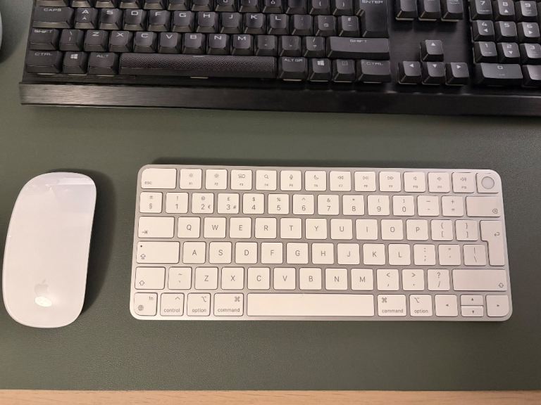 Apple Magic Keyboard with Touch ID and Magic Mouse - White, Good Condition