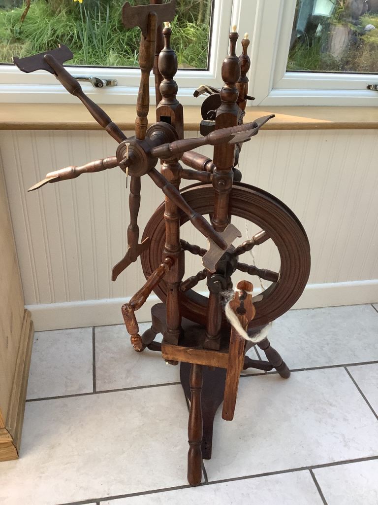 WOODEN SPINNING WHEEL(ANTIQUE?) OPEN TO OFFERS