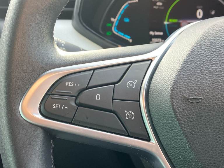 2022 Renault Clio 1.6 E-TECH Hybrid 140 SE Edition 5dr Auto Hatchback PETROL/ELECTRIC Automatic