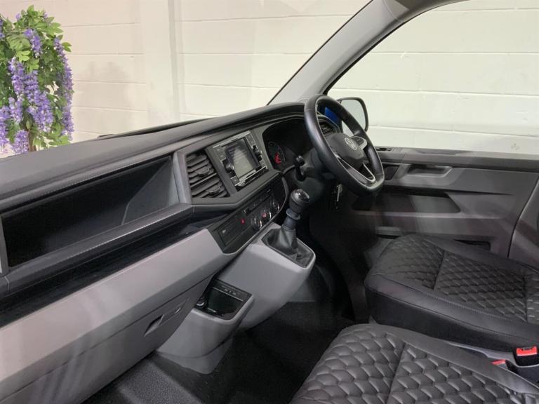 2024 Volkswagen Transporter 2.0 TDI Sportline Edition R Kombi Crew Van Diesel Manual