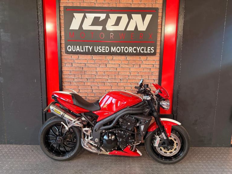 2010 Triumph Speed Triple 1050 SE Limited Edition MINT EXAMPLE VERY LOW MILES