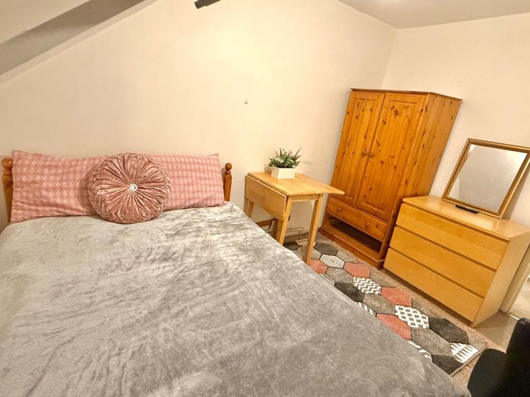  CLEAN DOUBLE ROOM, KINGS CROSS/CALEDONIAN RD