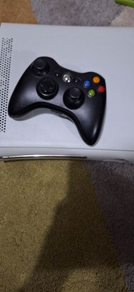 Xbox 360 console + one controller + 5 games + power cables 