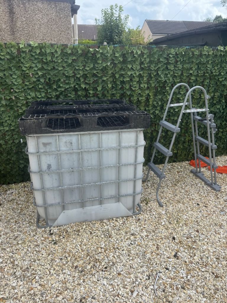 1000 litre IBC cold plunge with steps included 