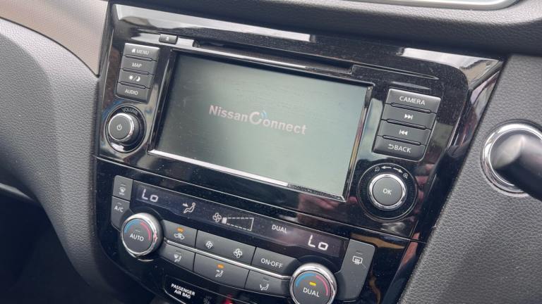 Nissan qashqai N1.5 dCi 115 N-Connecta 5dr 2 owners full Nissan history stunning