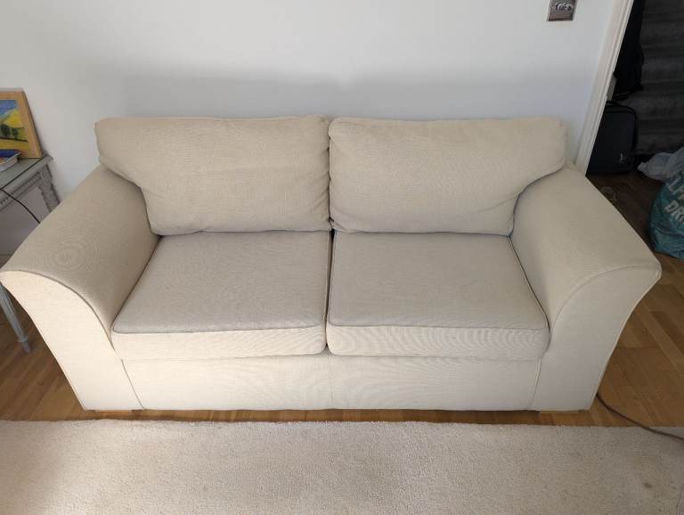 Pull out sleeping couch 