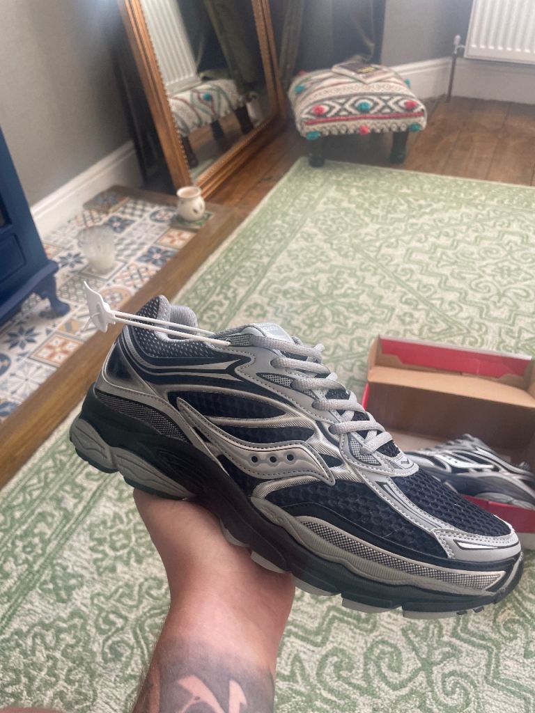 Men’s sauconys 