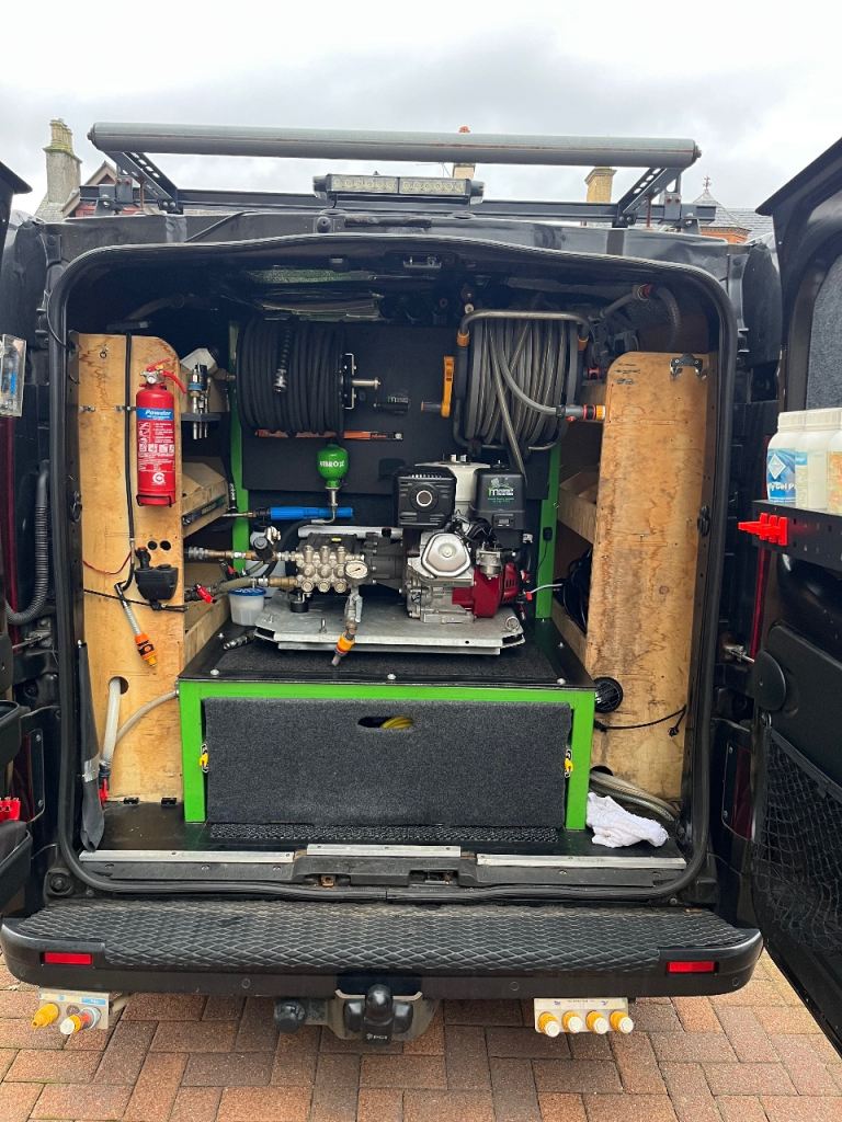 2020 Renault traffic and built in pressure washing equipment. 