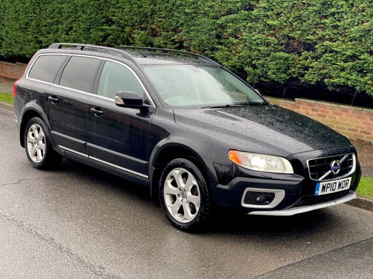 2010 Volvo XC70 2.4 D5 AUTO ESTATE - 17 MAIN DEALER SERVICES - 12 MONTHS MOT - NEW CAMBELT