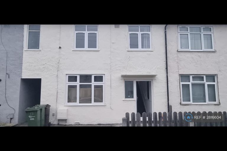 3 bedroom house in Lindsey Road, London, RM8 (3 bed) (#2816604)